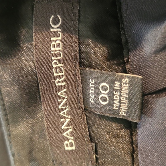 Banana Republic Skirt. Navy Blue & Black Camo Print. Size 00P - Picture 5 of 5